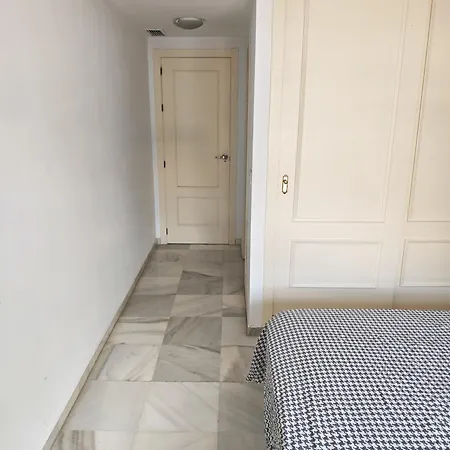 Share Appartement, Have With Private Bathroom Daire Torremolinos